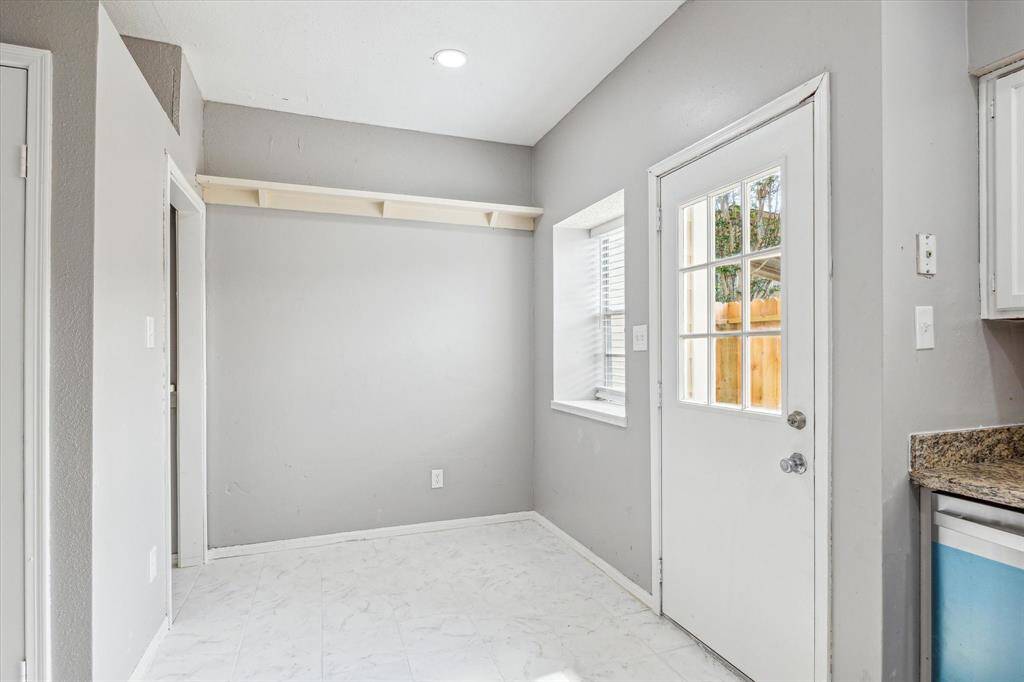 Dining area and washer/dry room