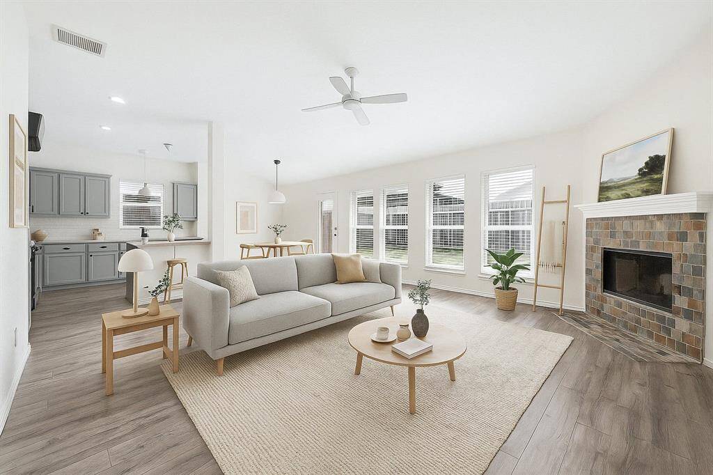 Virtual staged - Spacious Living room