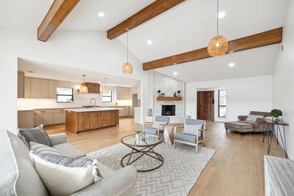 Spacious living/kitchen area with a seamless open layout.