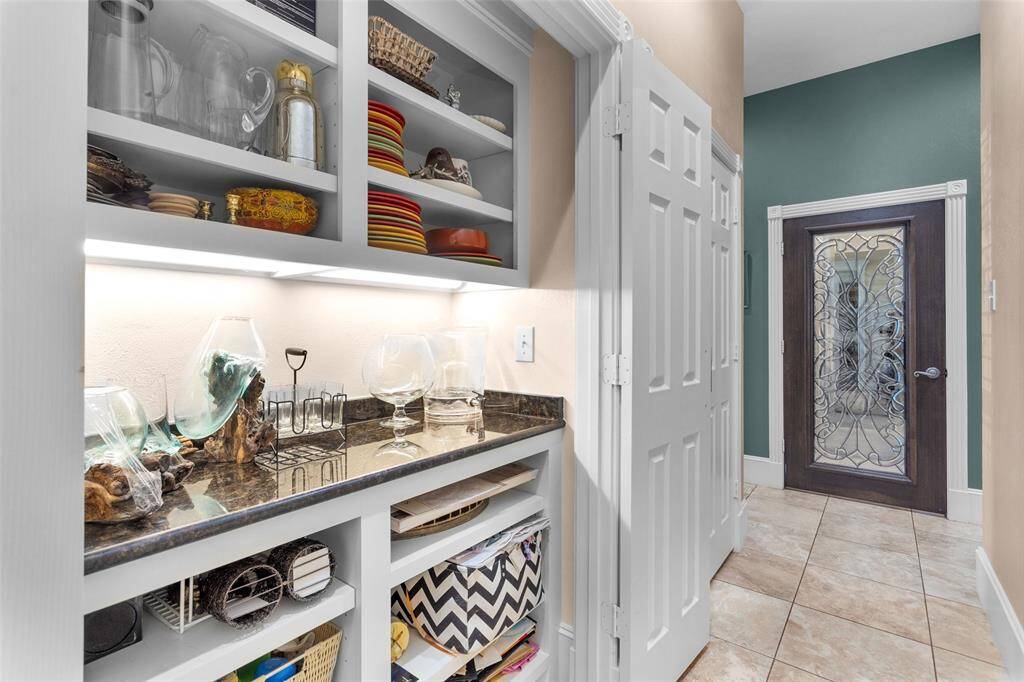 Butlers pantry closets for addtional storage