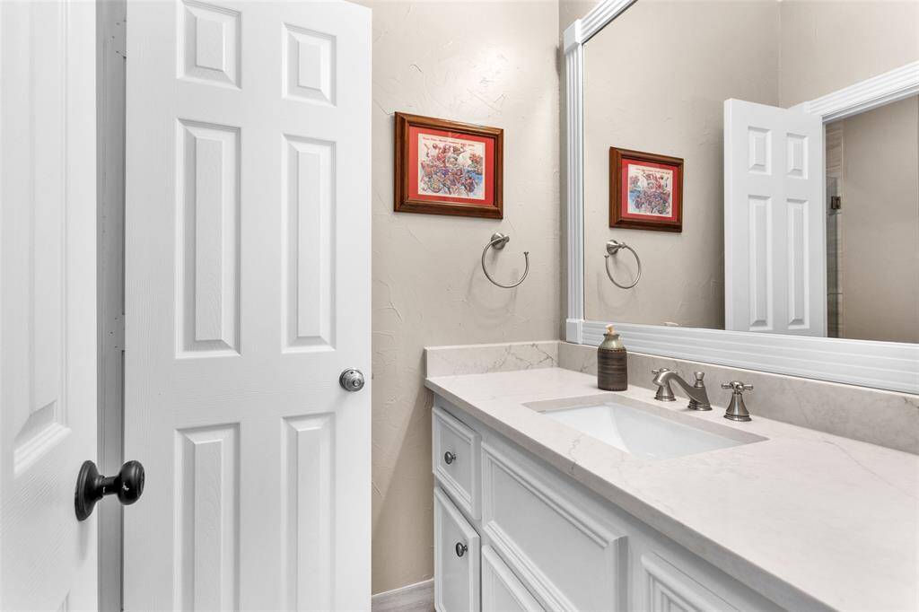 4th and 5th bedrooms each have their own vanity areas