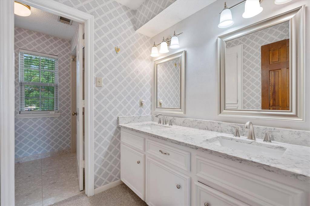Second full bath with dual sinks