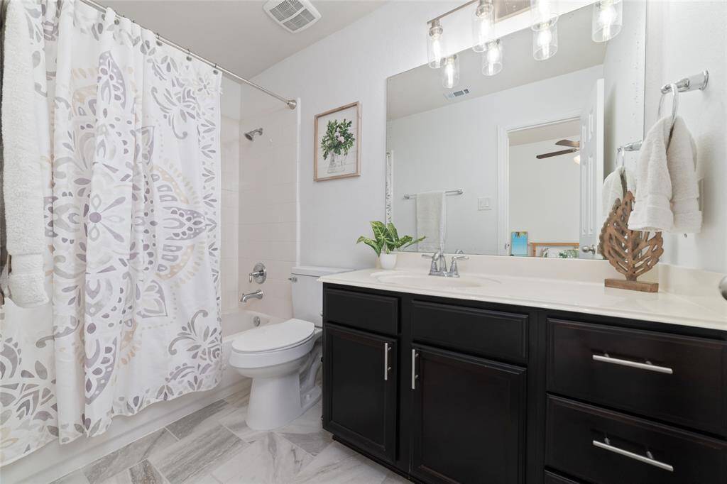 Bathroom 4 - up