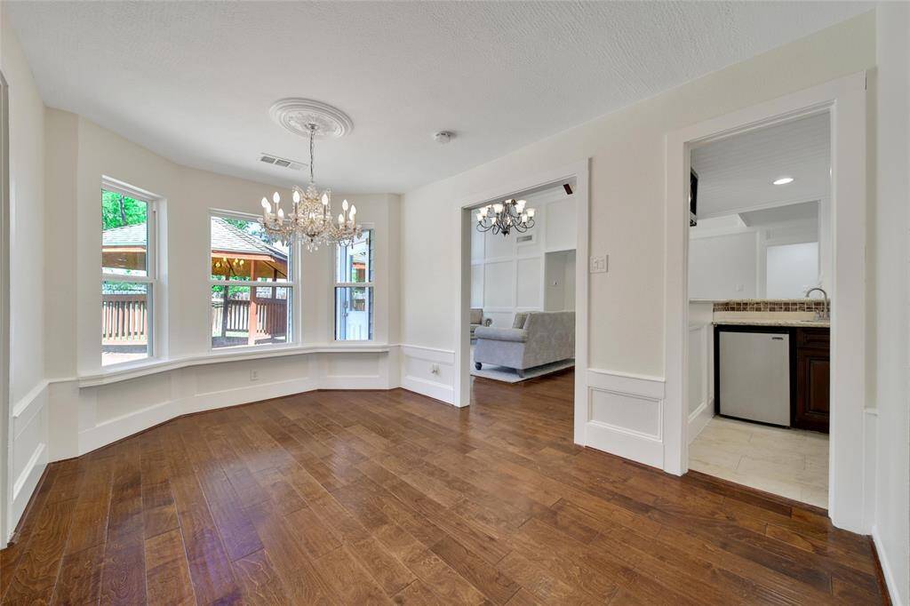 Start your mornings in this charming breakfast nook.