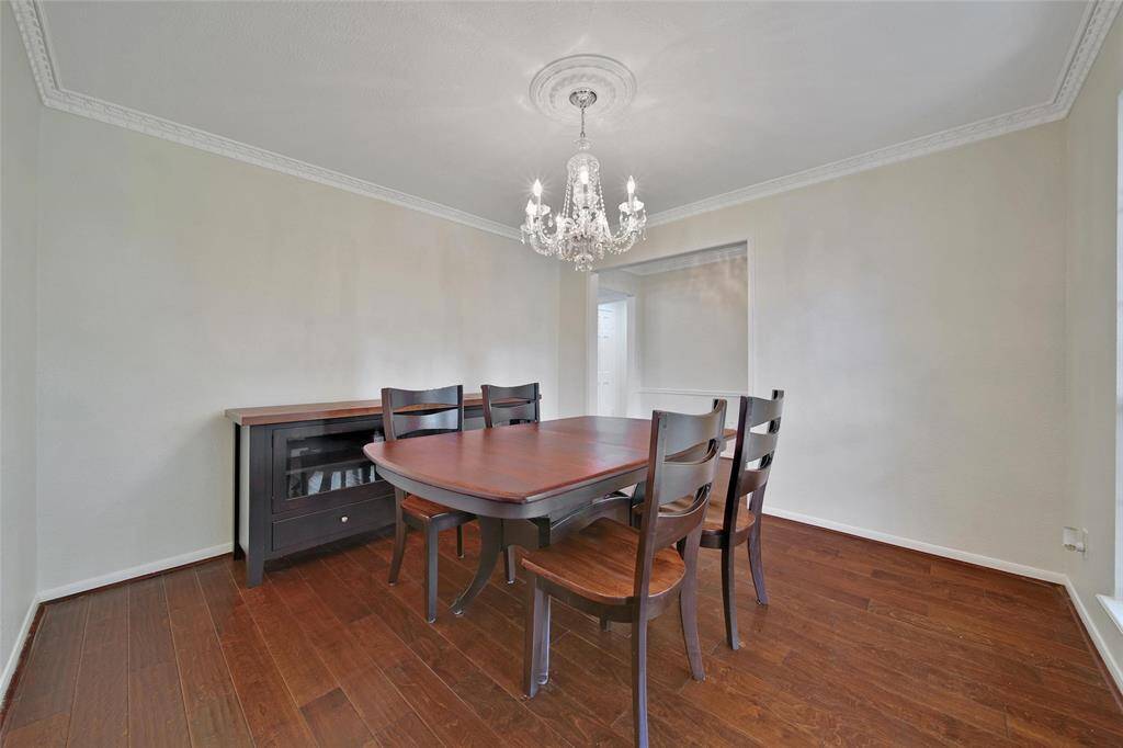 Stylish dining room, ideal for every occasion.