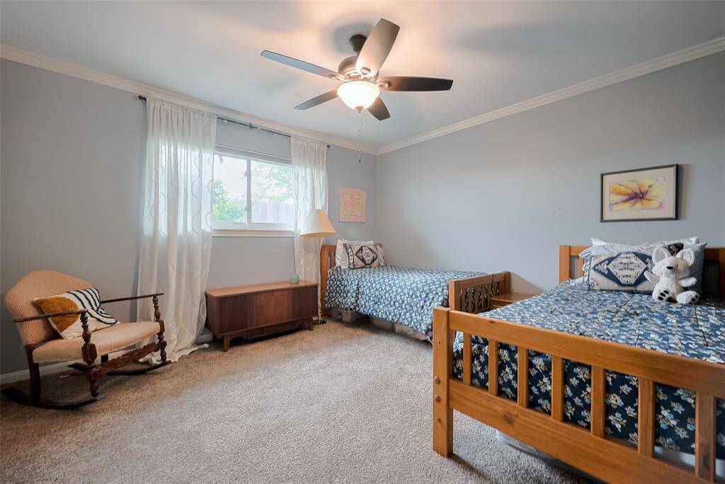 Guest bedroom