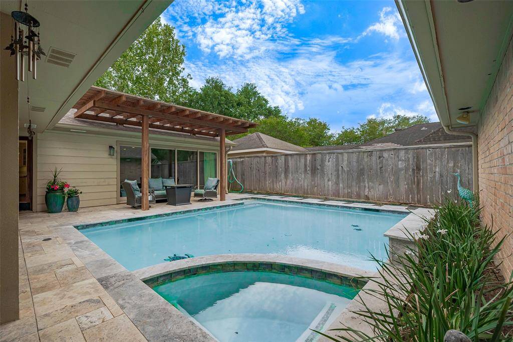 Quiet courtyard with updated pool and spa
