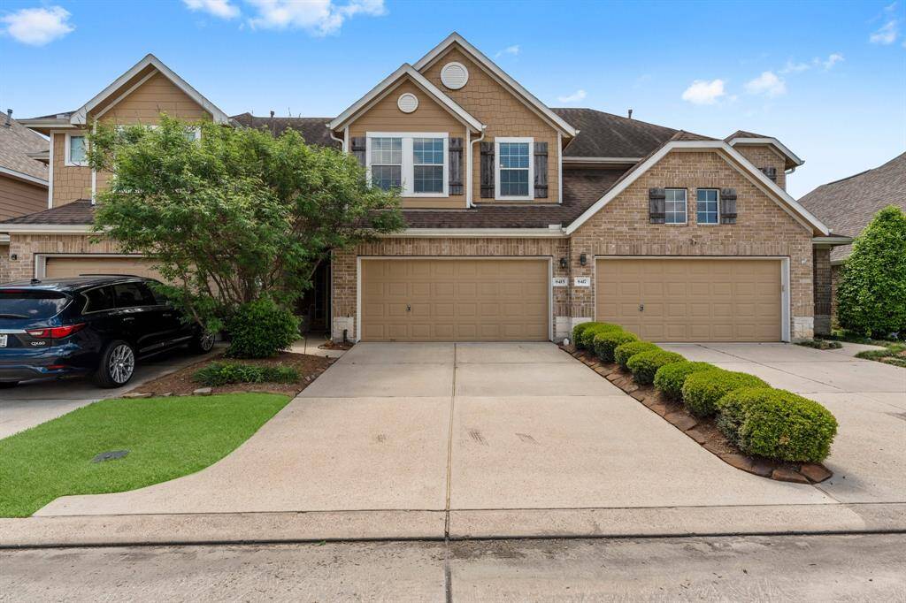 Welcome to the gated section of The Retreat at Gleannloch Farms. 2-car-garage and backyard!