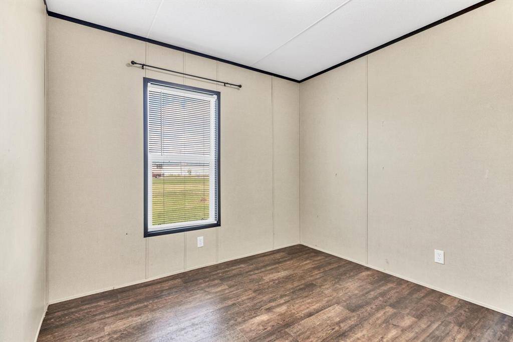 Secondary bedroom