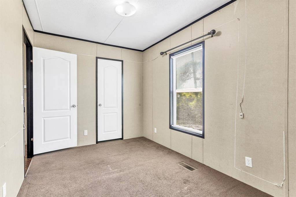 Secondary bedroom