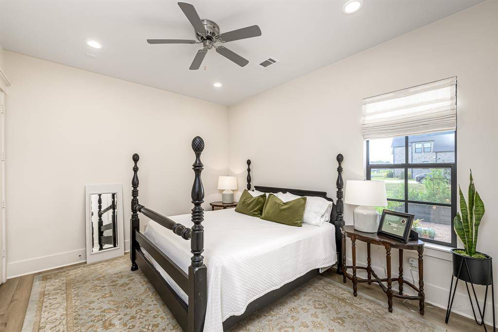 Second primary/guest suite on the first floor