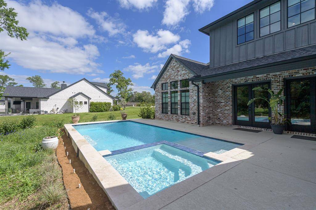 Pristine pool and spa