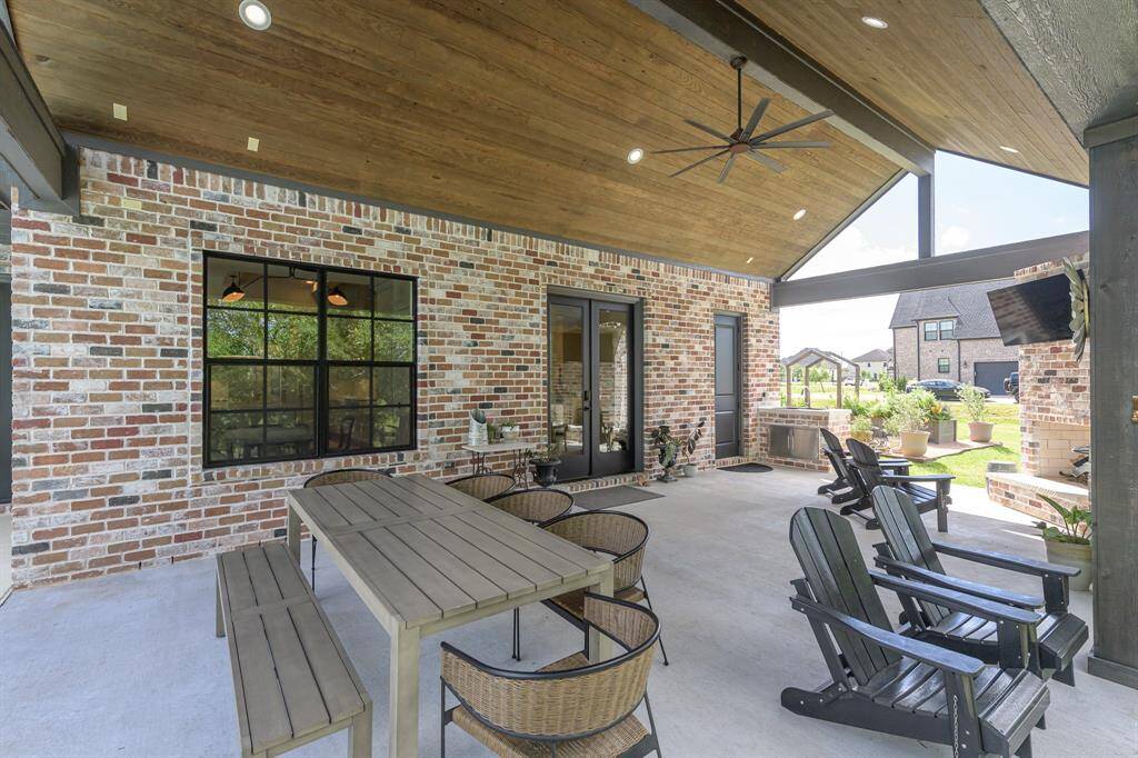 You'll be the envy of the neighborhood with this incredible outdoor living space!