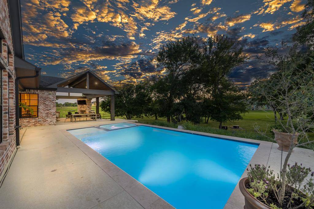 Can't you just picture a midnight swim? What about that sunset? WOW!