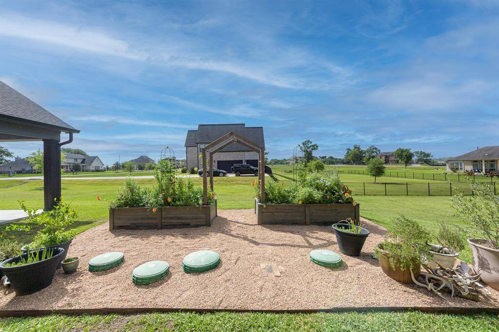 Grow all your herbs and vegetables in these garden boxes...every gardener's dream! Farm to table can be a reality!