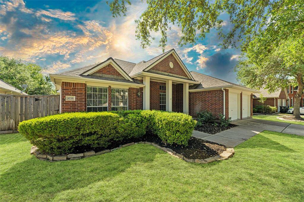 The front lawn offers a warm and inviting welcome the moment you arrive. Lush green grass create a charming curb appeal that feels like home.