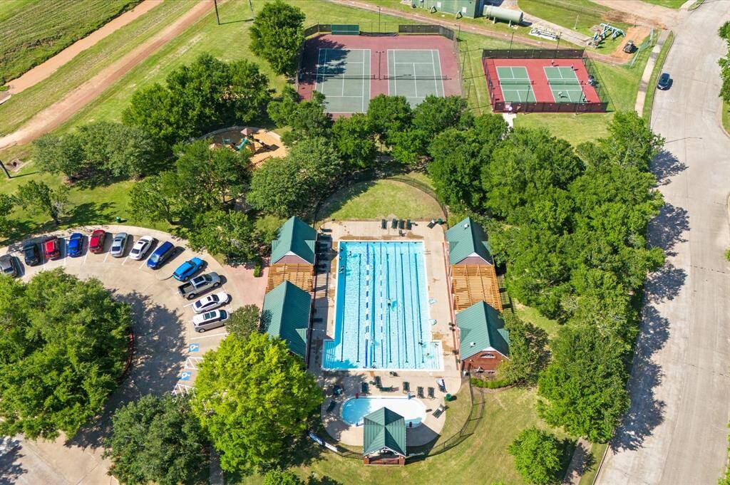 The community’s recreation area offers something for everyone to enjoy. Cool off and unwind at the sparkling swimming pool—perfect for sunny weekends and family fun.