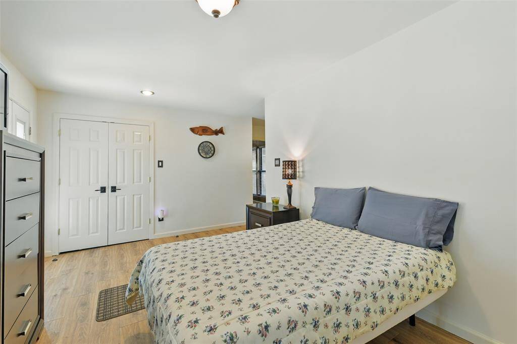 Another view of the mother in-law suite.