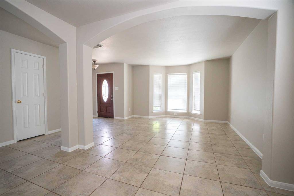 Entryway & living room