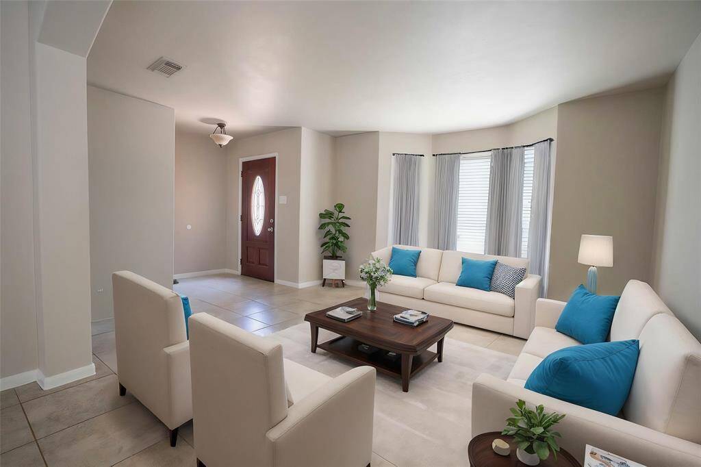 Living room (Virtual staging)