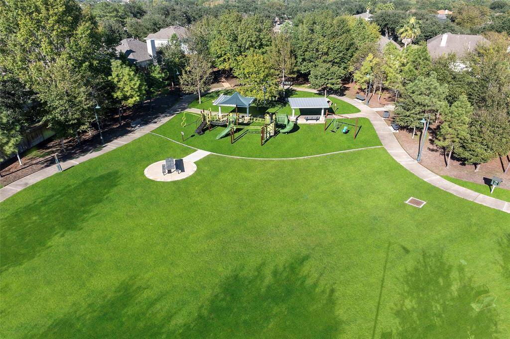 Discover the perfect retreat with this stunning home, nestled near a lush green park featuring a modern playground. Enjoy serene walks and outdoor activities in this vibrant community setting. Ideal for creating lasting memories.