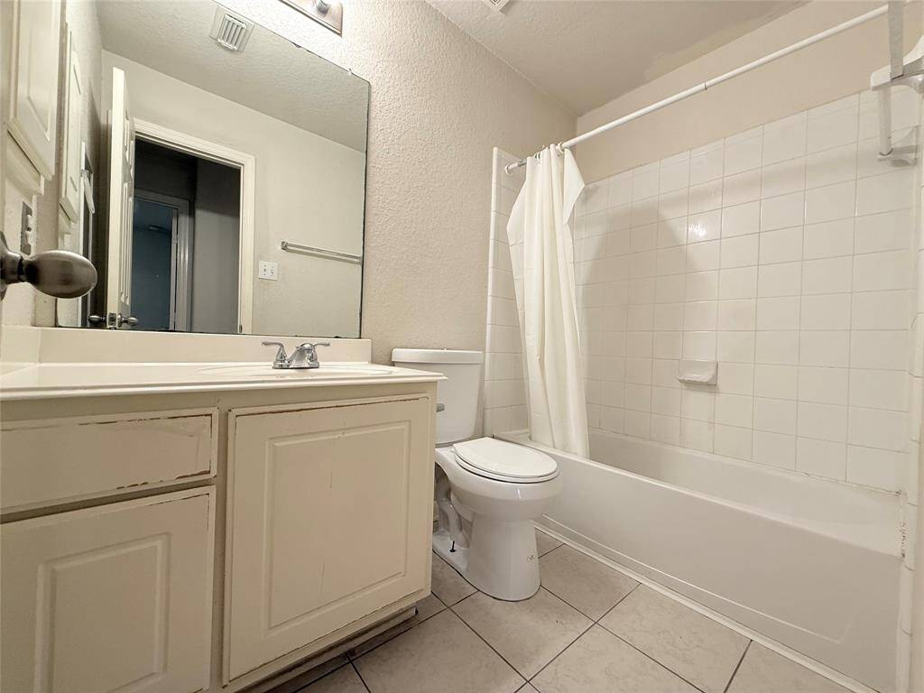 2nd bathroom