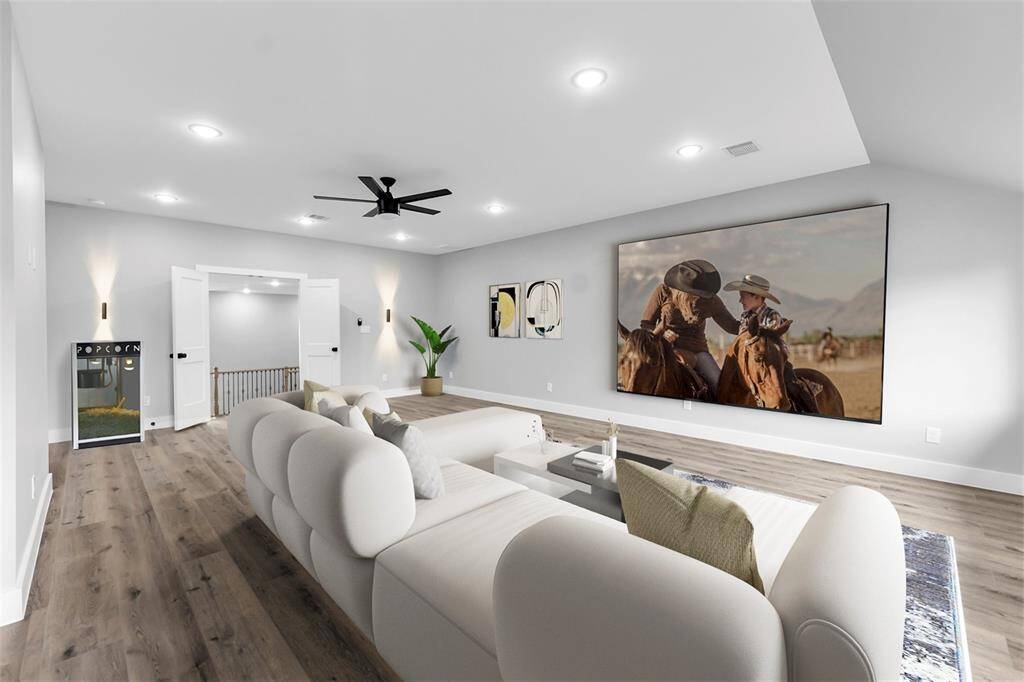 Game Room / Cinema /Flex Space (virtually Staged)