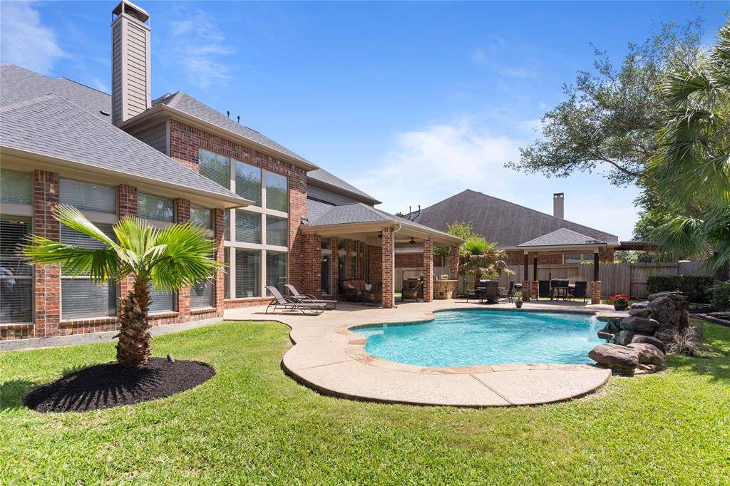 This pool is stunning!