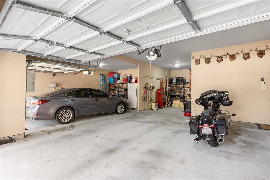 Oversize garage!