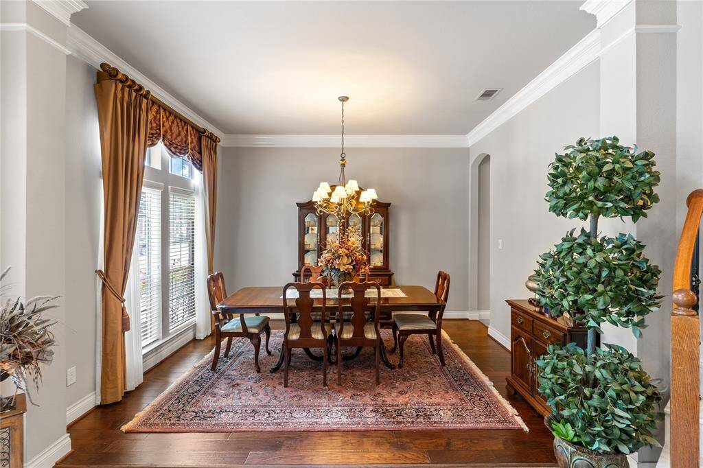 Formal Dining