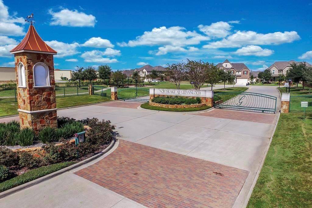 The Entrance Gate of the Prestigious Northlake at Gleannloch Farms