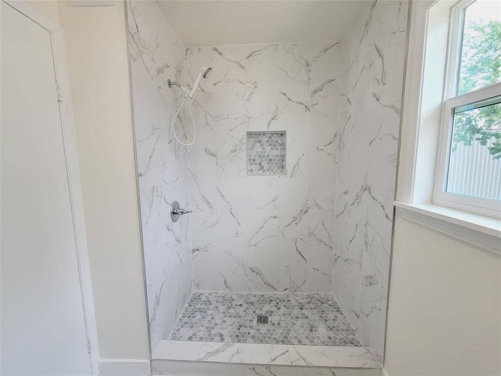 Downstair bathroo