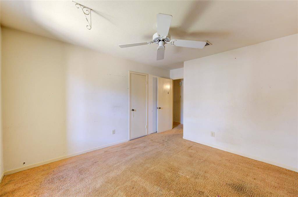Another secondary bedroom