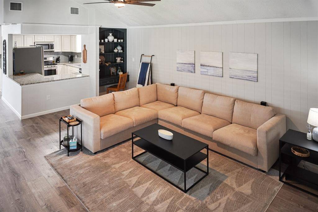 Family Room – Comfortable living space with a seamless flow into the kitchen and dining areas.