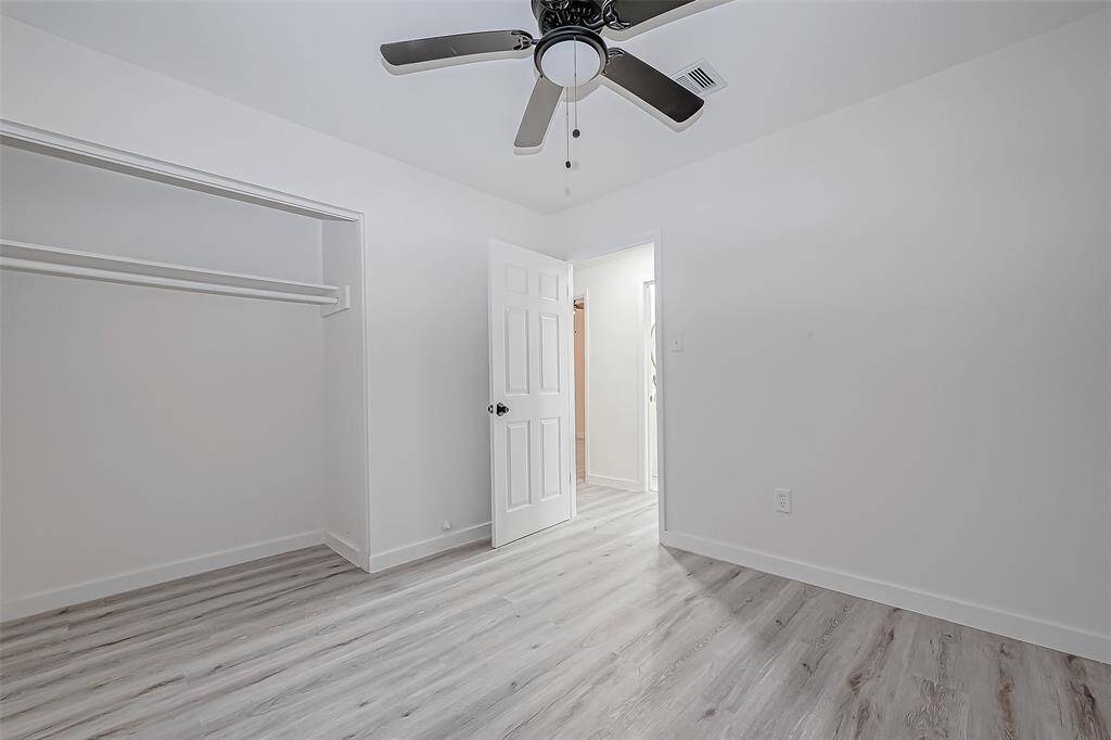 Whether you envision a cozy, minimalist design or something more vibrant and eclectic, this room offers the ideal setting to bring your vision to life.