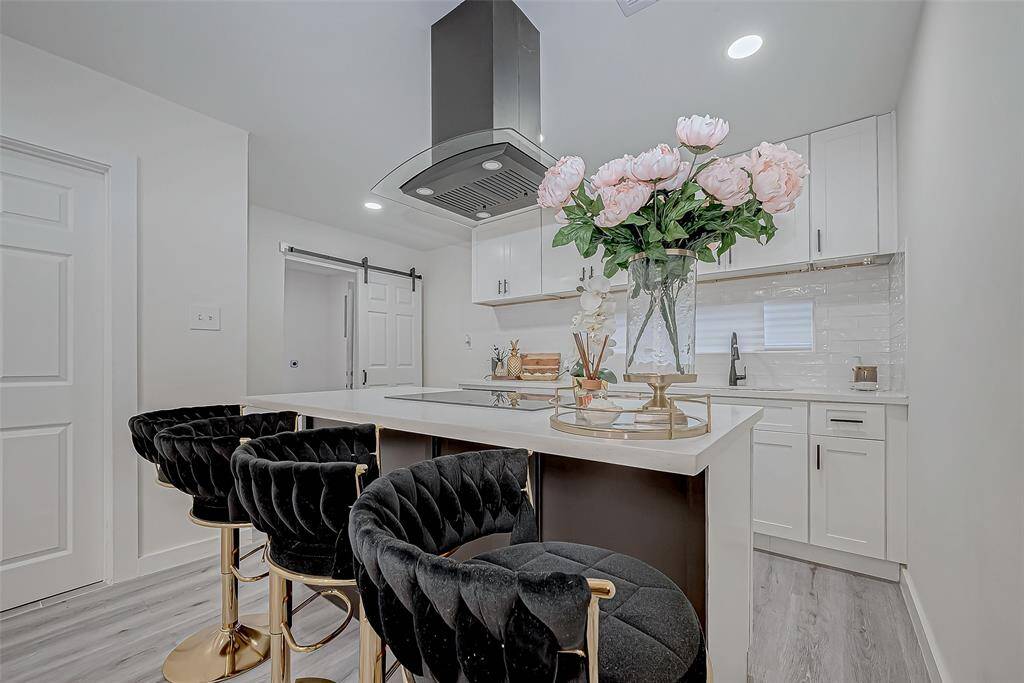 The kitchen is perfect for entertaining or spending quality time with loved ones and is truly the heart of the home.