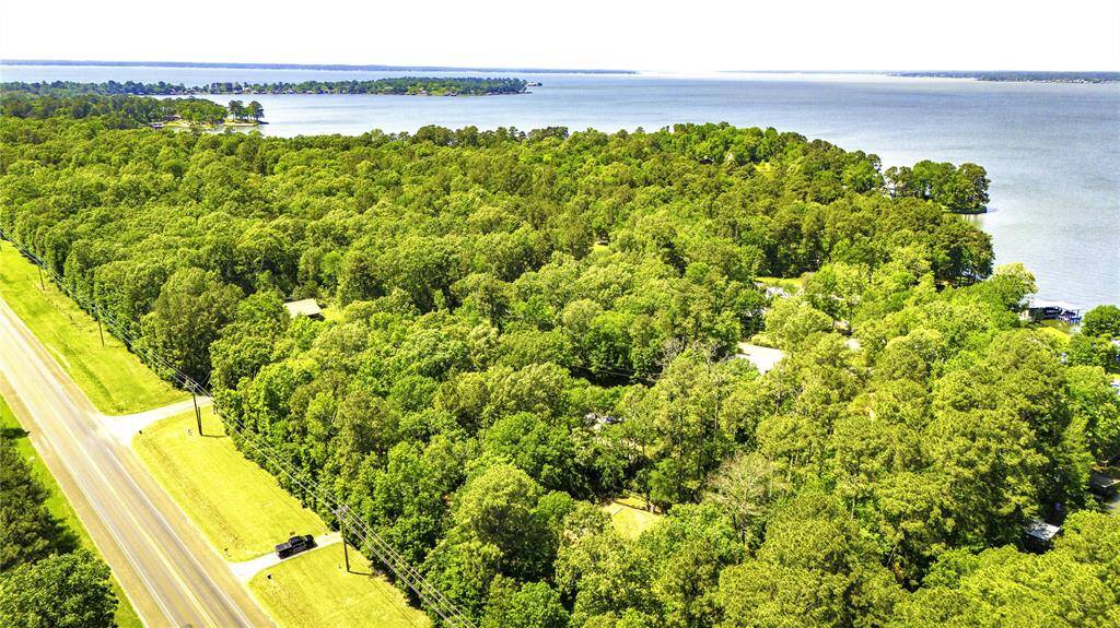 Nestled in on an Acre - awesome private and buffered Getaway!