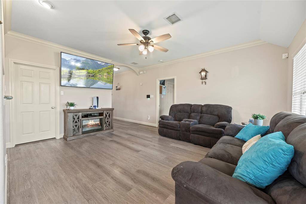 Spacious living room.