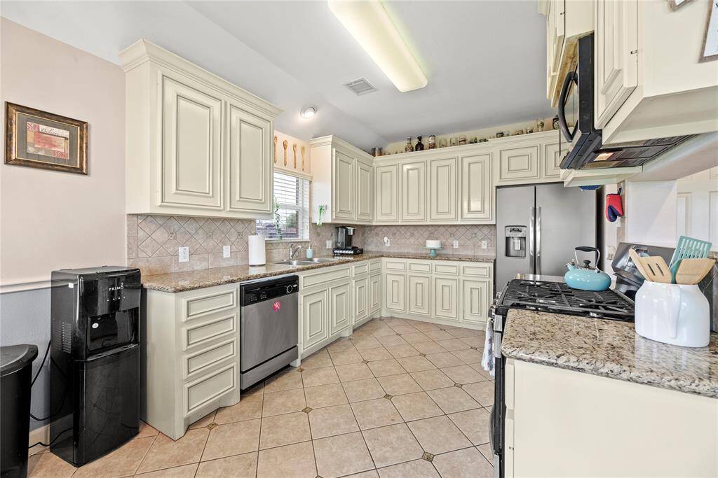 Check out this kitchen.