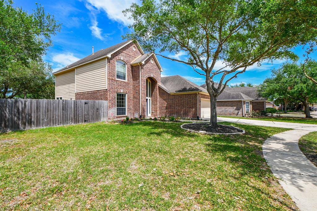 Large side yard