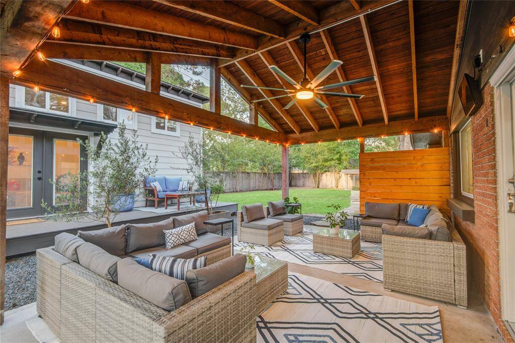This home has been designed for entertaining and when guests need to stay, they have privacy in the casita.