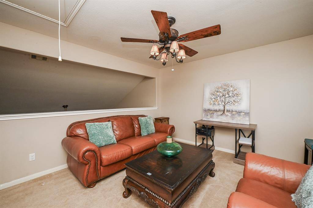 Its adaptable design allows you to customize it to fit your lifestyle and needs.