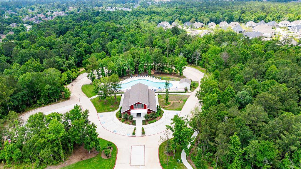 The Vue at Crest Park - Home to the third pool of the community