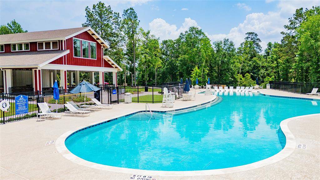 The Vue at Crest Park - Home to the third pool of the community