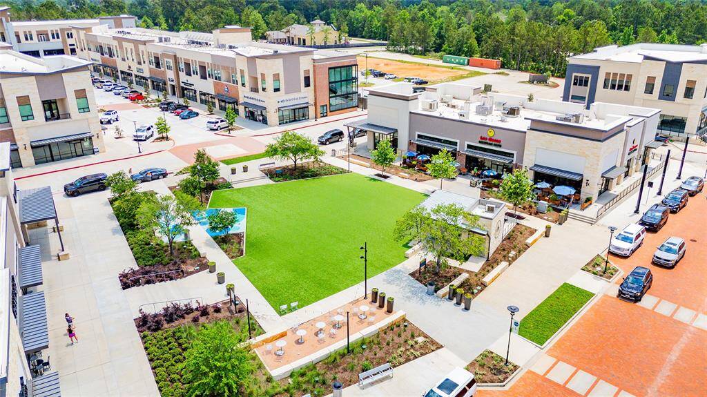 The park at Pine Market - Enjoy live music, holiday events or simply enjoy a picnic!