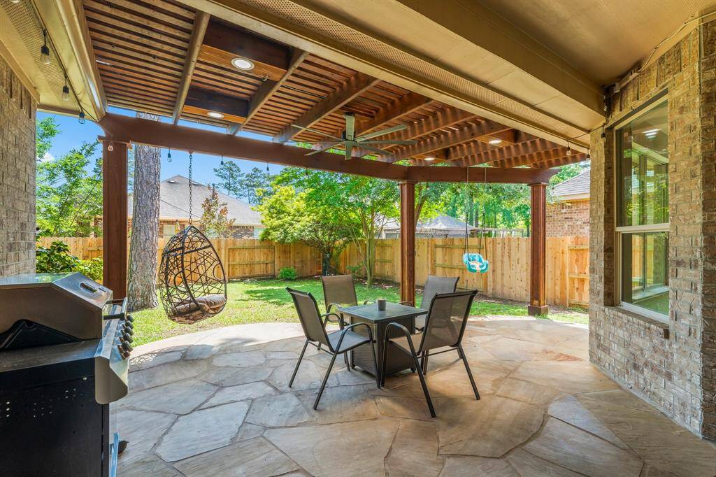 Great outdoor space to entertain or relax!
