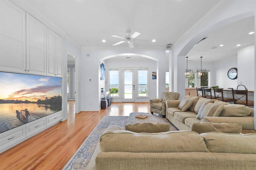 There are beautiful arched doorways and custom open walls.
