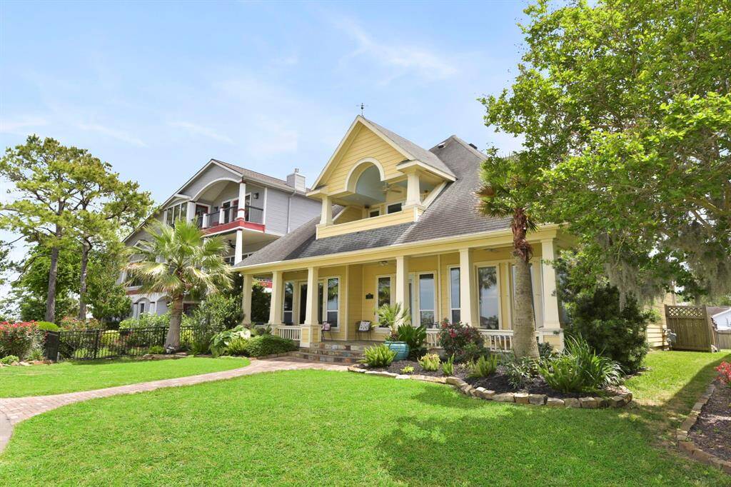 Gorgeous views are enjoyed throughout the year from the upper and lower porches.