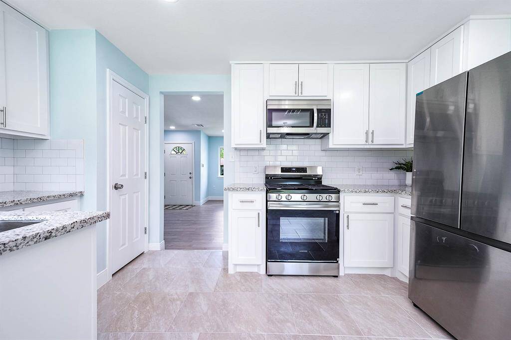 Extra cabinet space and a ready pantry for all your meal prep needs!