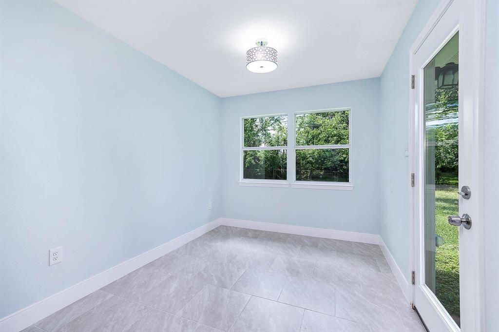 Dining room connected to the kitchen.